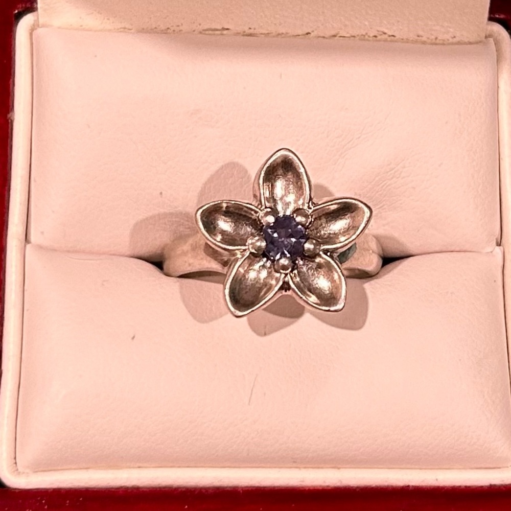 Tiffany & Co Hawaiian Plumaria ring